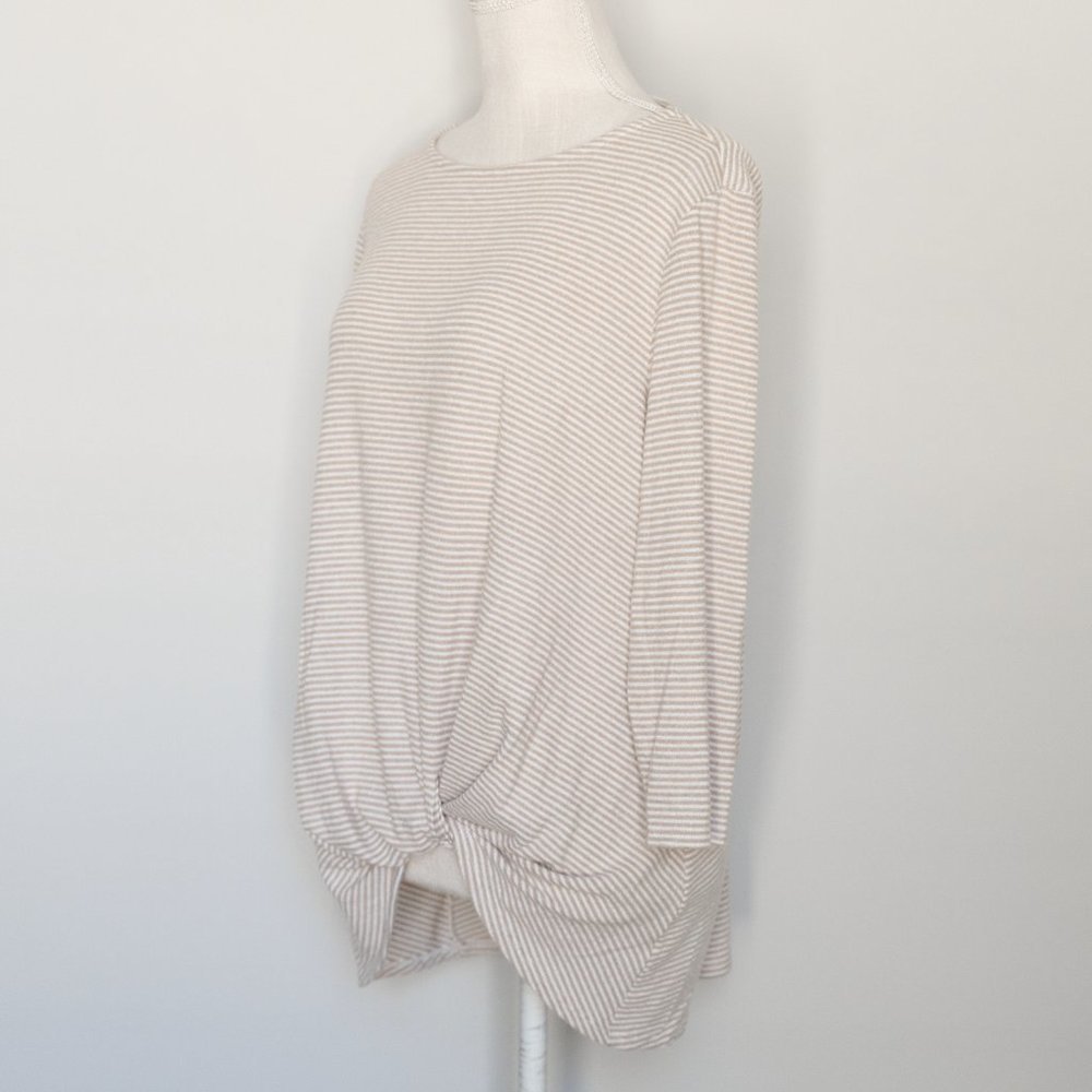 Gibsonlook Striped Twist Front 3/4 Sleeve in Beige NWOT